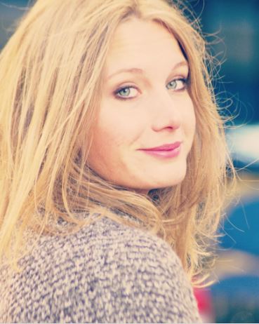 Victoria P - Professional Voice Over Talents - Mello Studio