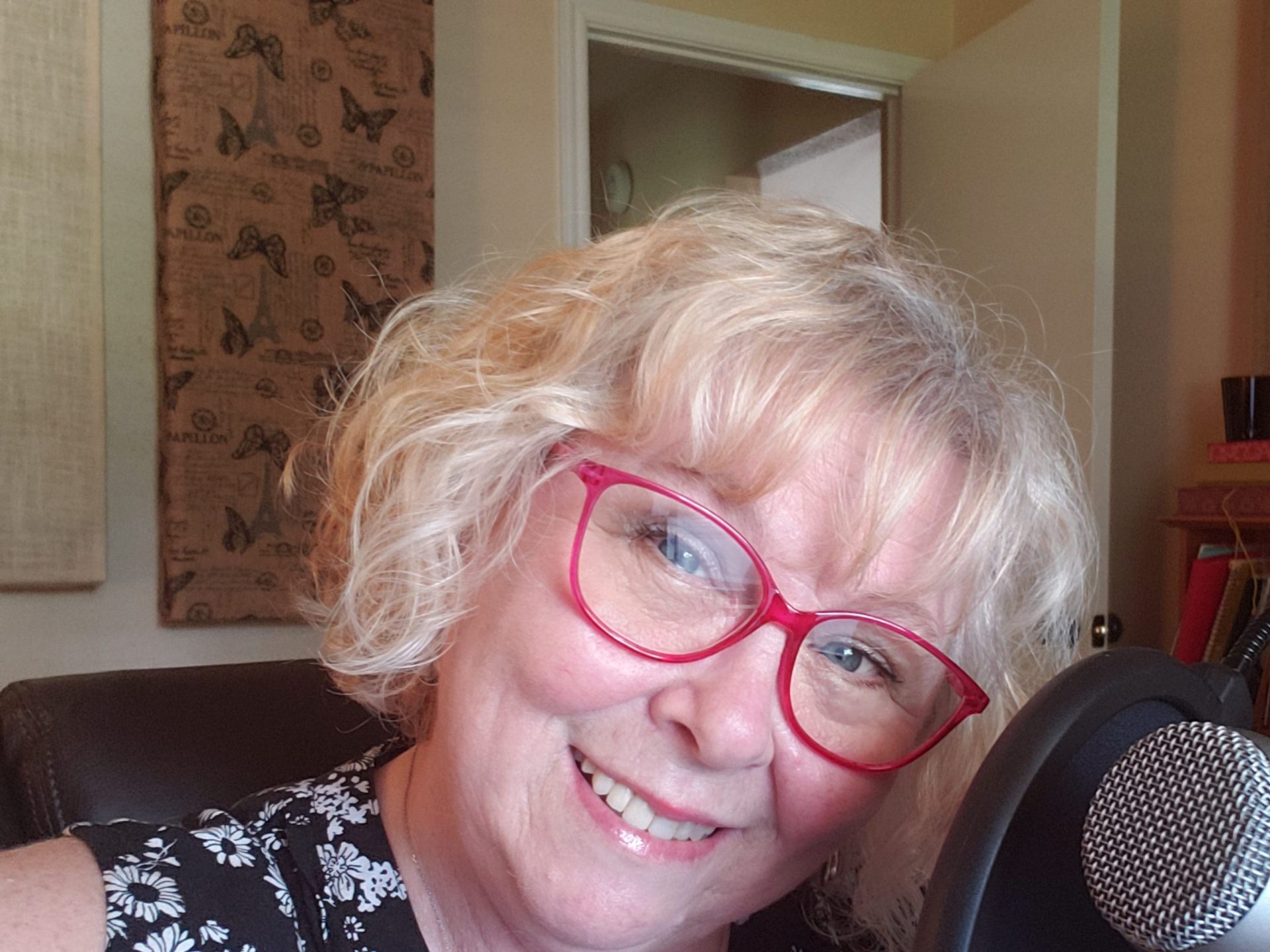 Joni S - Professional Voice Over Talents - Mello Studio